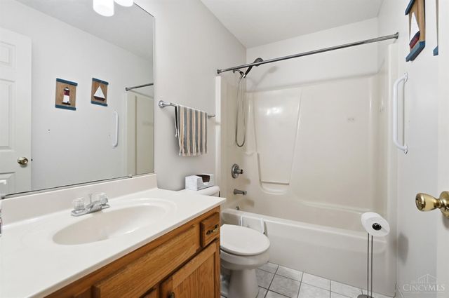 8753 Carrousel Park Cir, Colerain Twp, OH 45251