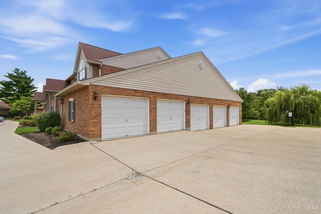 8753 Carrousel Park Cir, Colerain Twp, OH 45251