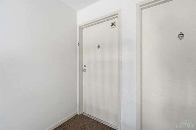 8753 Carrousel Park Cir, Colerain Twp, OH 45251