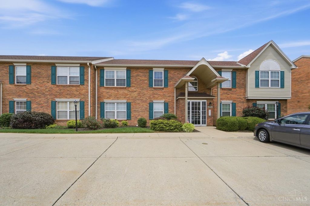 8753 Carrousel Park Cir, Colerain Twp, OH 45251