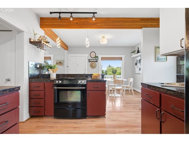 914 Ne 92ND Ave, Portland, OR 97220