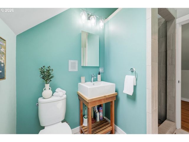 914 Ne 92ND Ave, Portland, OR 97220