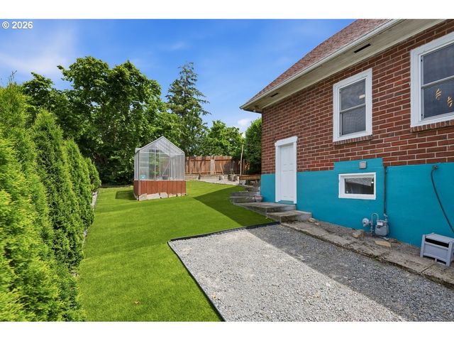 914 Ne 92ND Ave, Portland, OR 97220