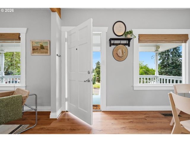 914 Ne 92ND Ave, Portland, OR 97220