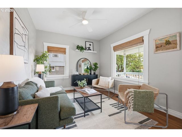 914 Ne 92ND Ave, Portland, OR 97220
