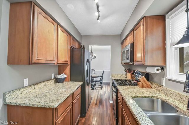 5782 Holland Drive, Hudson, OH 44236