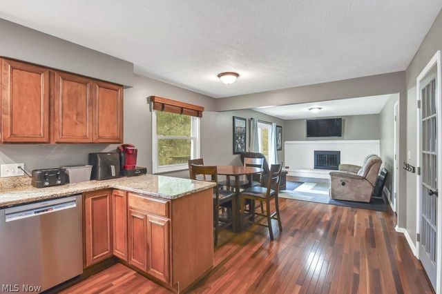 5782 Holland Drive, Hudson, OH 44236