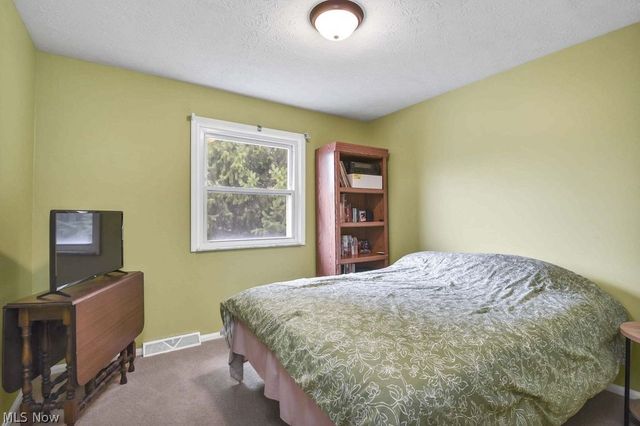 5782 Holland Drive, Hudson, OH 44236