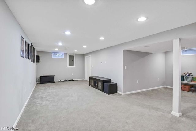 5782 Holland Drive, Hudson, OH 44236
