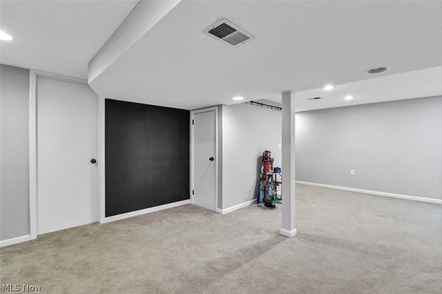 5782 Holland Drive, Hudson, OH 44236