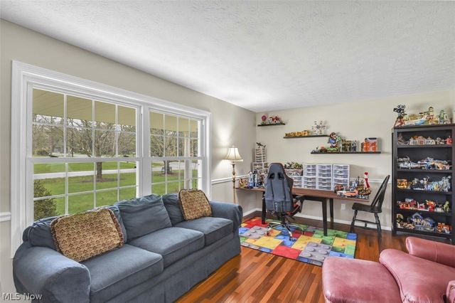 5782 Holland Drive, Hudson, OH 44236