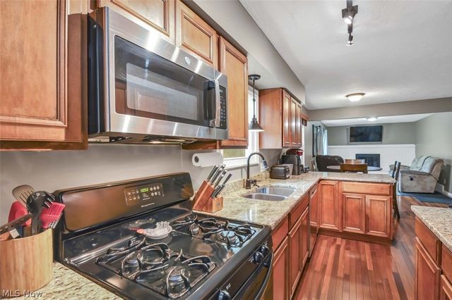 5782 Holland Drive, Hudson, OH 44236