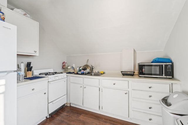 527 6th Avenue NW, Faribault, MN 55021