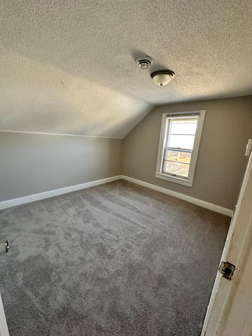 527 6th Avenue NW, Faribault, MN 55021