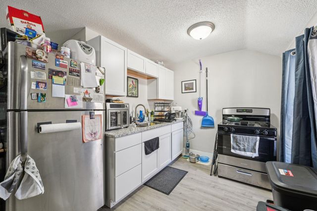 527 6th Avenue NW, Faribault, MN 55021