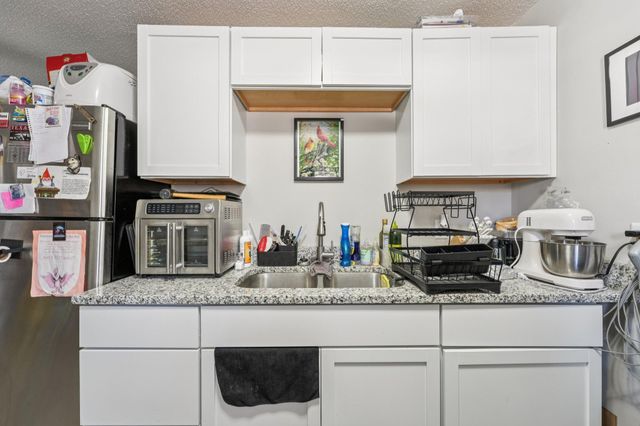 527 6th Avenue NW, Faribault, MN 55021