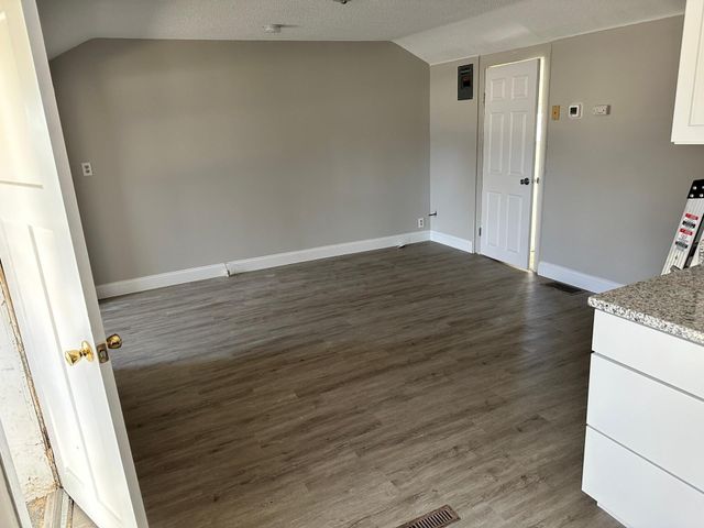 527 6th Avenue NW, Faribault, MN 55021