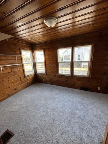 527 6th Avenue NW, Faribault, MN 55021