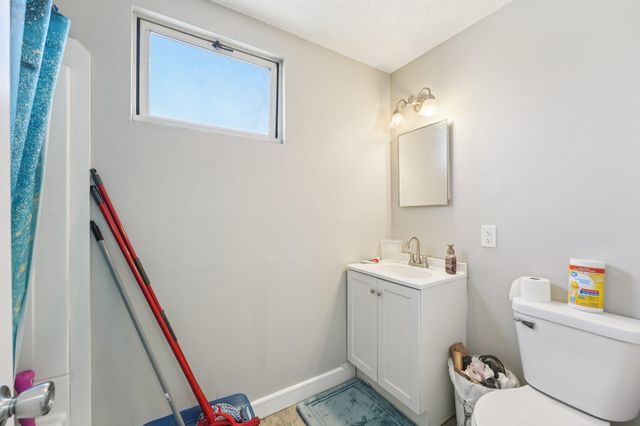 527 6th Avenue NW, Faribault, MN 55021