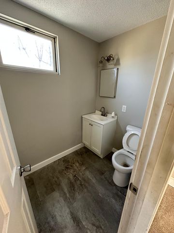 527 6th Avenue NW, Faribault, MN 55021