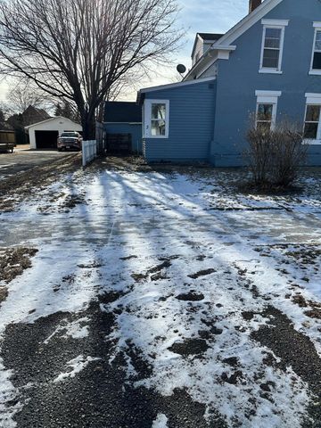 527 6th Avenue NW, Faribault, MN 55021