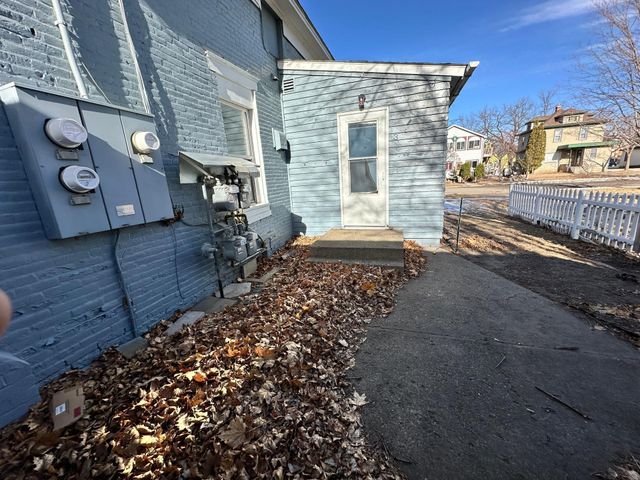 527 6th Avenue NW, Faribault, MN 55021