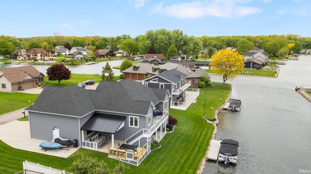 51055 Twilight Dr, Elkhart, IN 46514