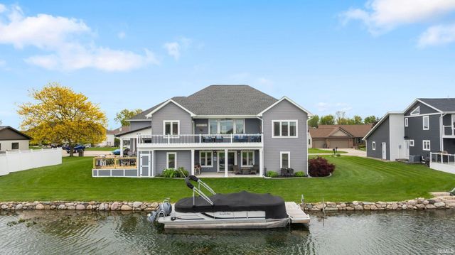 51055 Twilight Dr, Elkhart, IN 46514