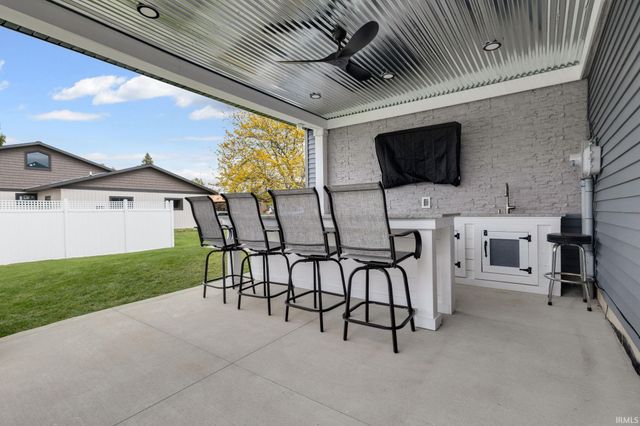 51055 Twilight Dr, Elkhart, IN 46514