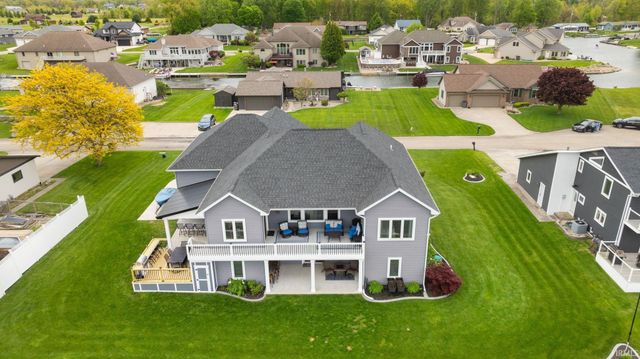 51055 Twilight Dr, Elkhart, IN 46514
