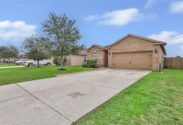 2630 Tracy Lane, Highlands, TX 77562