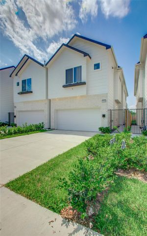 4914 Noble Street, Houston, TX 77020