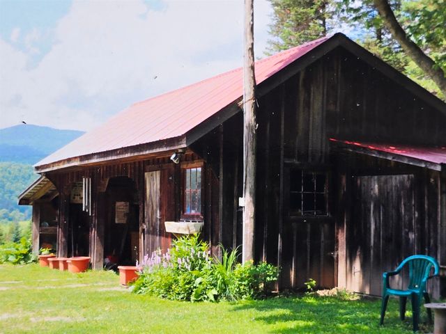 547 Center Hill Road, Albany, VT 05820