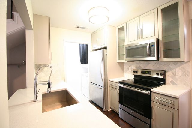 2064 Embassy Way, Carrollton, TX 75006