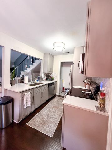 2064 Embassy Way, Carrollton, TX 75006