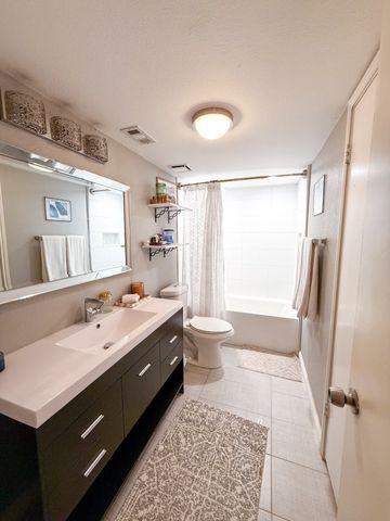 2064 Embassy Way, Carrollton, TX 75006