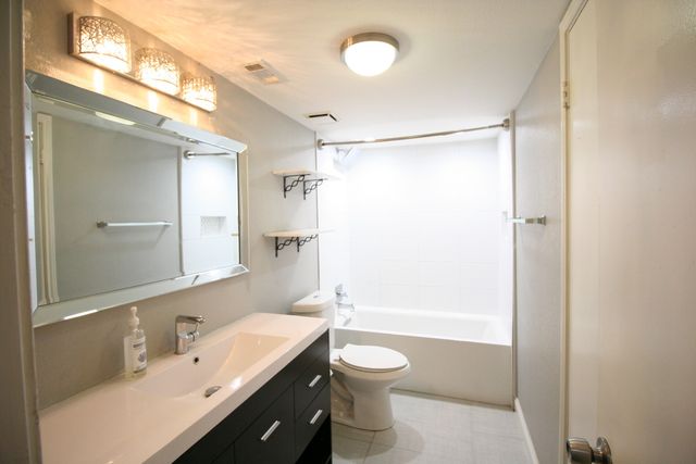 2064 Embassy Way, Carrollton, TX 75006