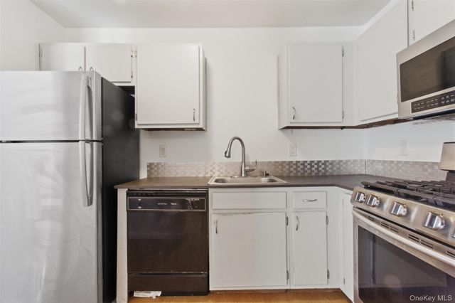 8 Ivy Court B, Fishkill, NY 12524