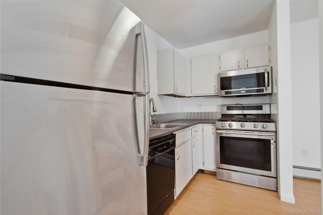 8 Ivy Court B, Fishkill, NY 12524