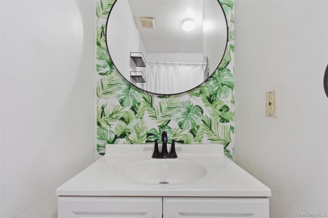 8 Ivy Court B, Fishkill, NY 12524