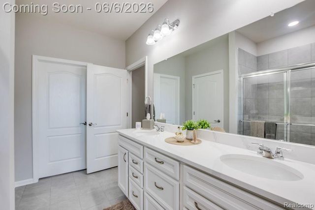 42504 ARBOR Drive, Clinton Charter Township, MI 48038