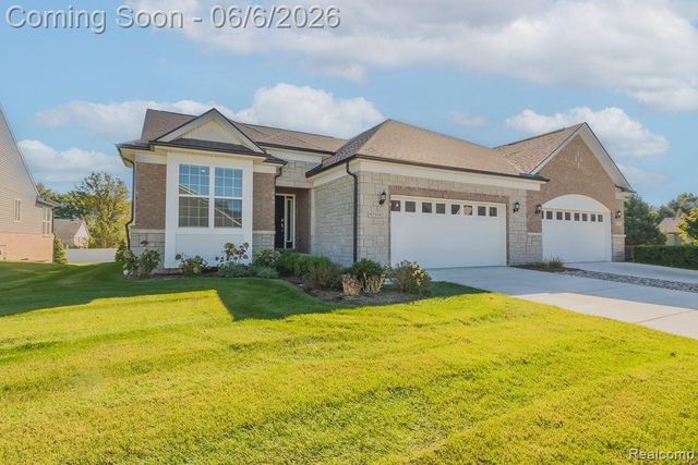 42504 ARBOR Drive, Clinton Charter Township, MI 48038