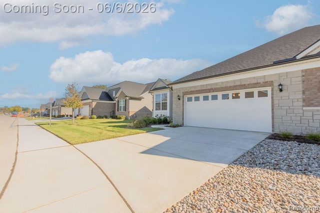 42504 ARBOR Drive, Clinton Charter Township, MI 48038