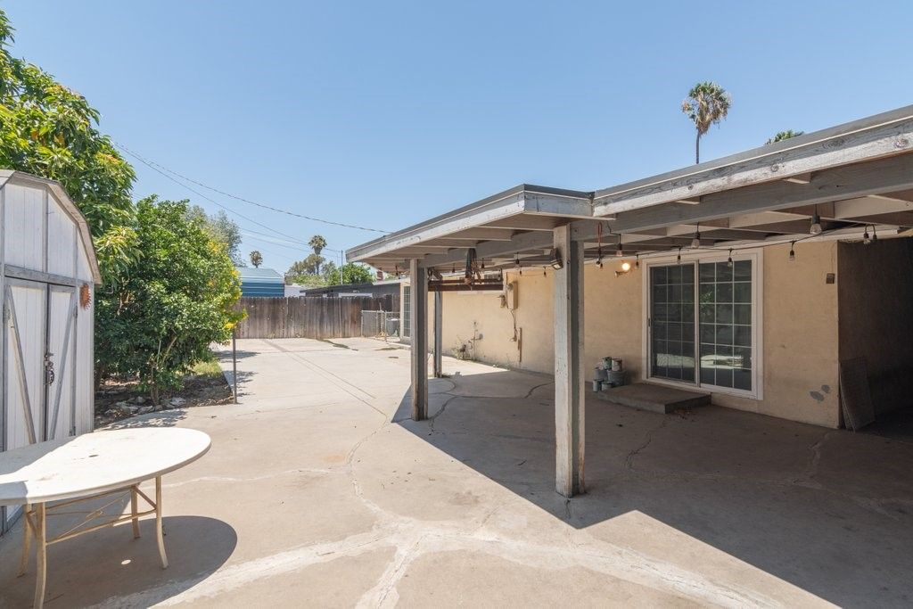 Image 19 of property listing at 5416 Sunnyside, Riverside, CA 92504