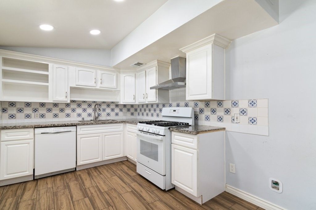 Image 2 of property listing at 5416 Sunnyside, Riverside, CA 92504