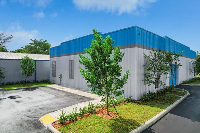 621 NE 1st Ave, Pompano Beach, FL 33060