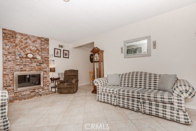 4151 Manchester Place, Riverside, CA 92503