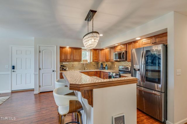 2100 Longreen Road, Kingsport, TN 37660