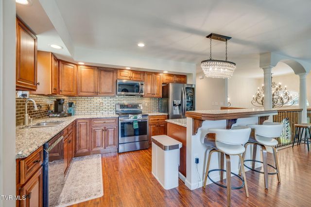 2100 Longreen Road, Kingsport, TN 37660