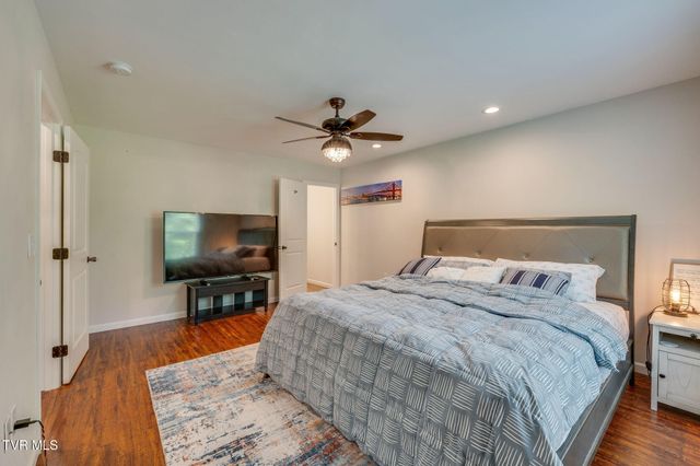 2100 Longreen Road, Kingsport, TN 37660